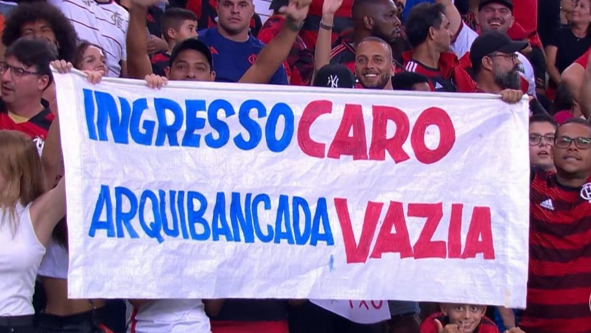 torcida-do-flamengo-protesta-por-ingressos-e-ameaca:-“arquibancada-vazia”