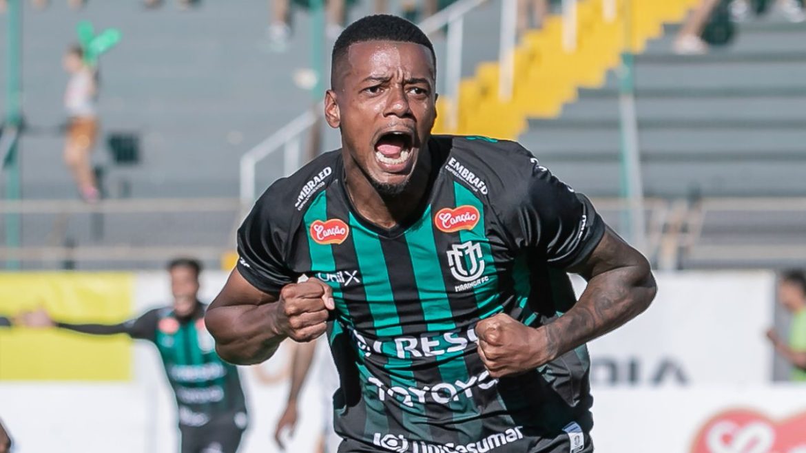 maringa-recebe-o-atletico-mg-em-busca-de-fazer-historia;-veja-escalacoes-e-onde-assistir