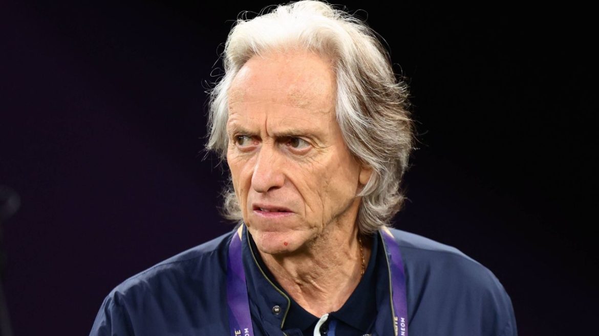 jorge-jesus-faz-substituicao-polemica-e-irrita-brasileiro-ex-coritiba-no-al-hilal
