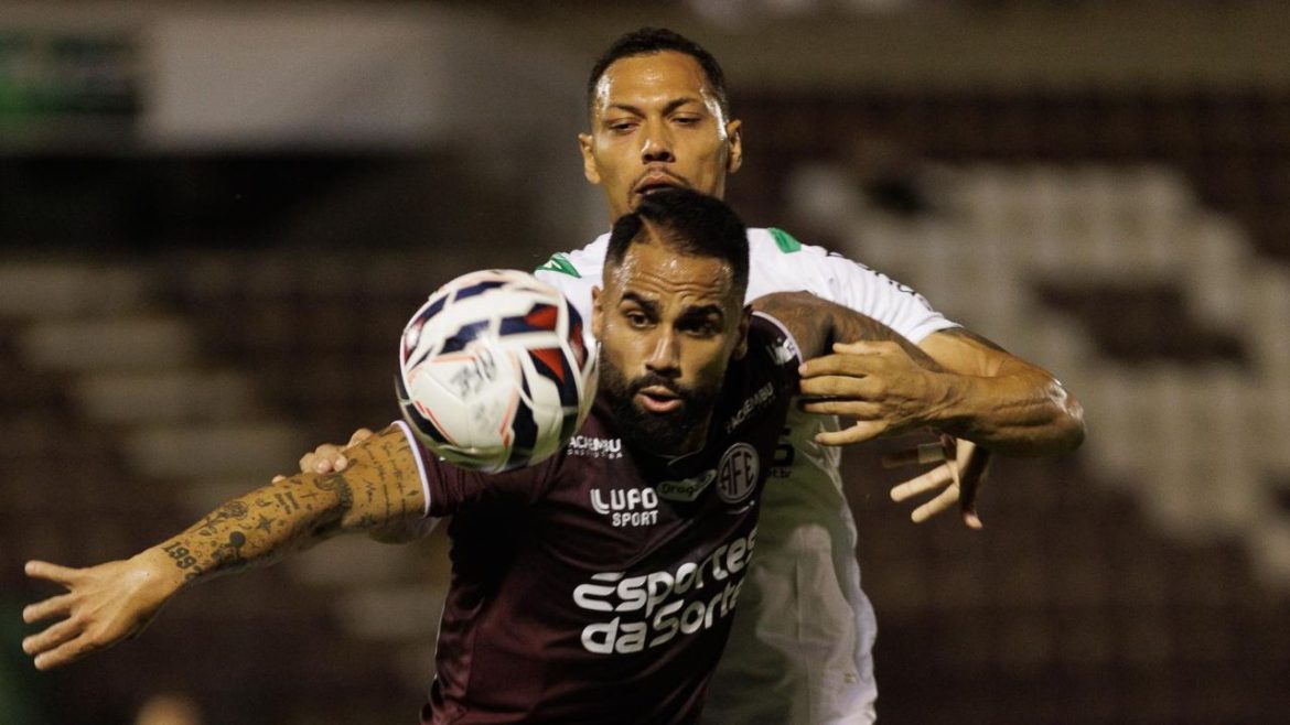 coritiba-tem-“apagao”-no-segundo-tempo-e-desperdica-chance-de-liderar a-serie b