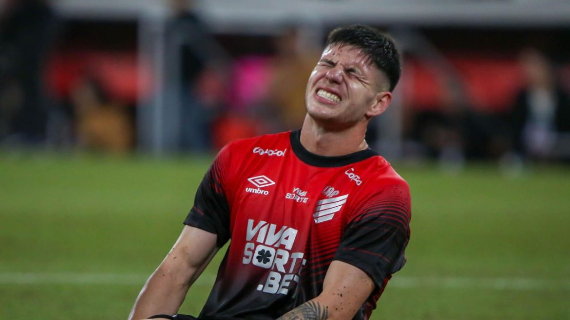 athletico-arranca-empate-com-a-chapecoense,-mas-segue-em-crise-na-serie-b