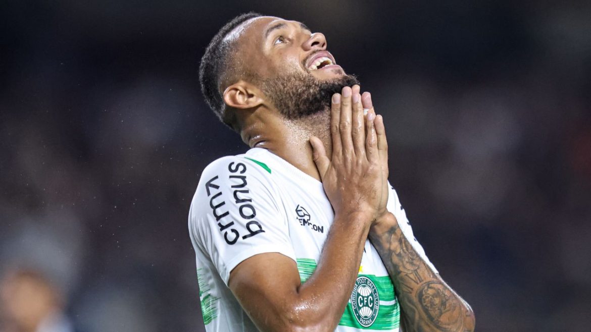 coritiba-desafia-tabu-de-sete-anos-contra-goias-na-serie-b