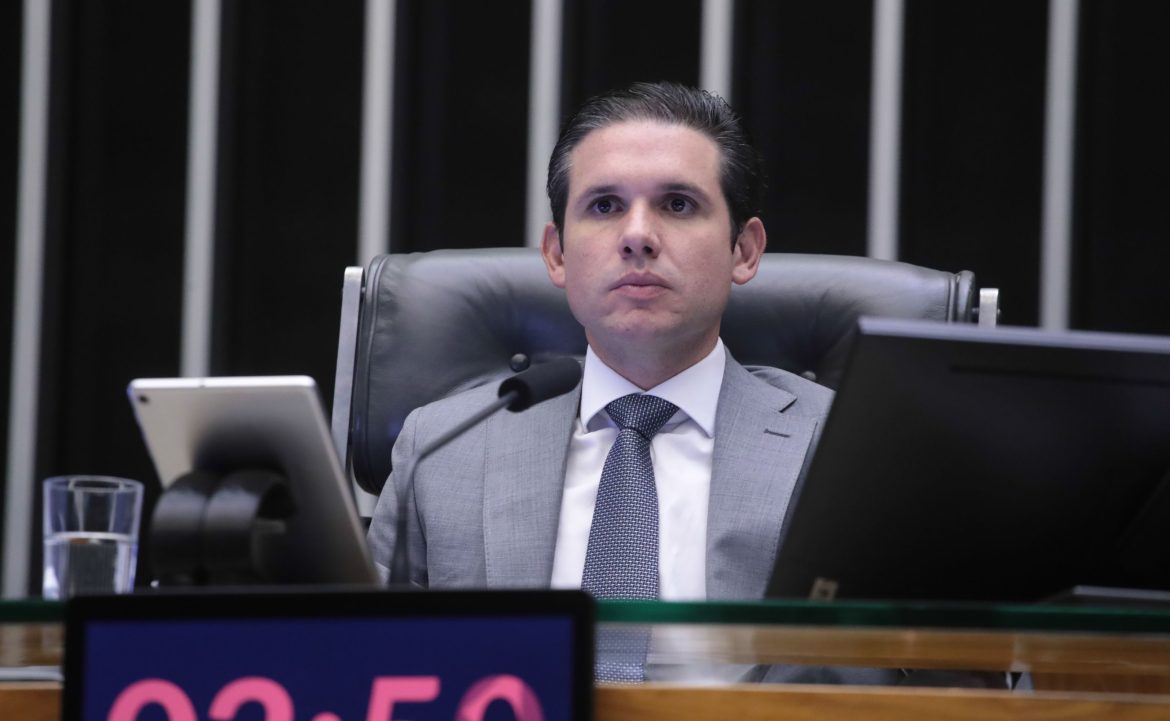 hugo:-executivo-nao-pode-gastar-sem-freio-e-passar-para-o-congresso-segurar