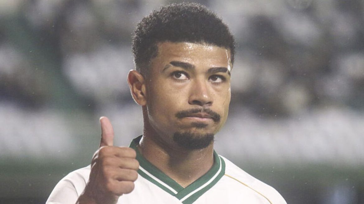 coritiba-recebe-avai-com-desfalques-e-retorno;-veja-as-escalacoes