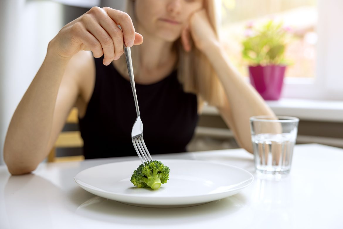 dieta-baixa-em-calorias-pode-agravar-a-depressao,-mostra-estudo
