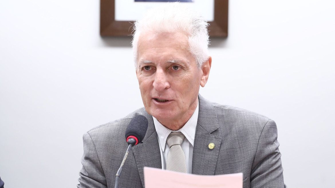 mp-alterativa-a-aumento-do-iof-deve-ser-assinada-hoje,-diz-correia-a-cnn