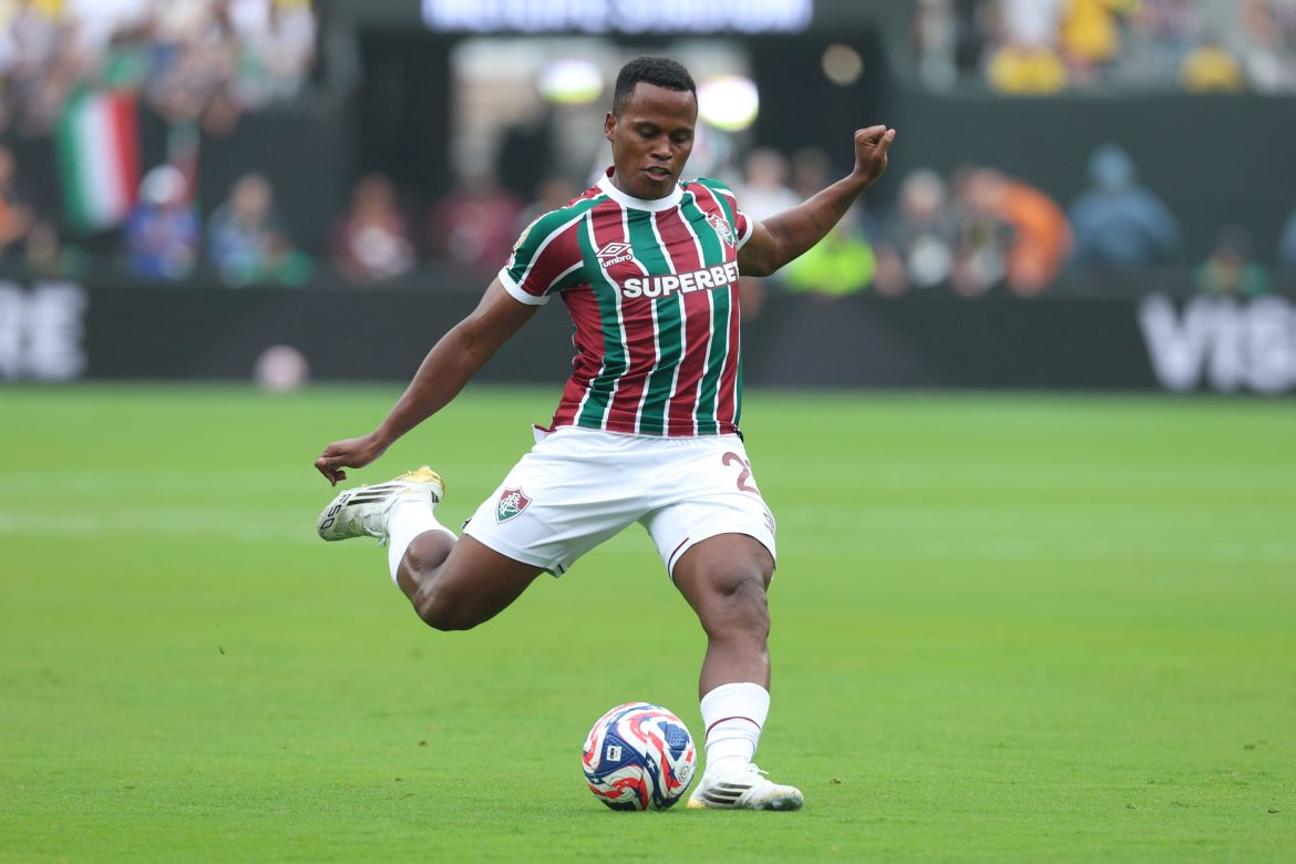 jhon-arias,-do-fluminense,-marca-golaco-“a-la-messi”-no-mundial;-veja