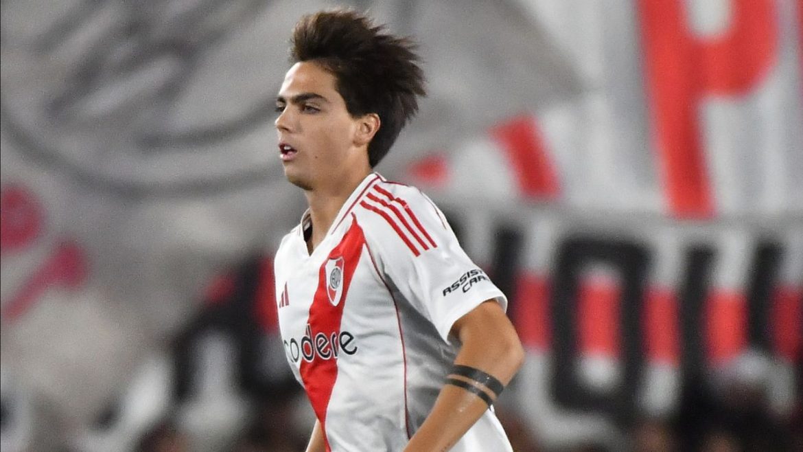 ex-athletico,-curitibano-estreia-na-copa-do-mundo-de-clubes-em-despedida-do-river-plate