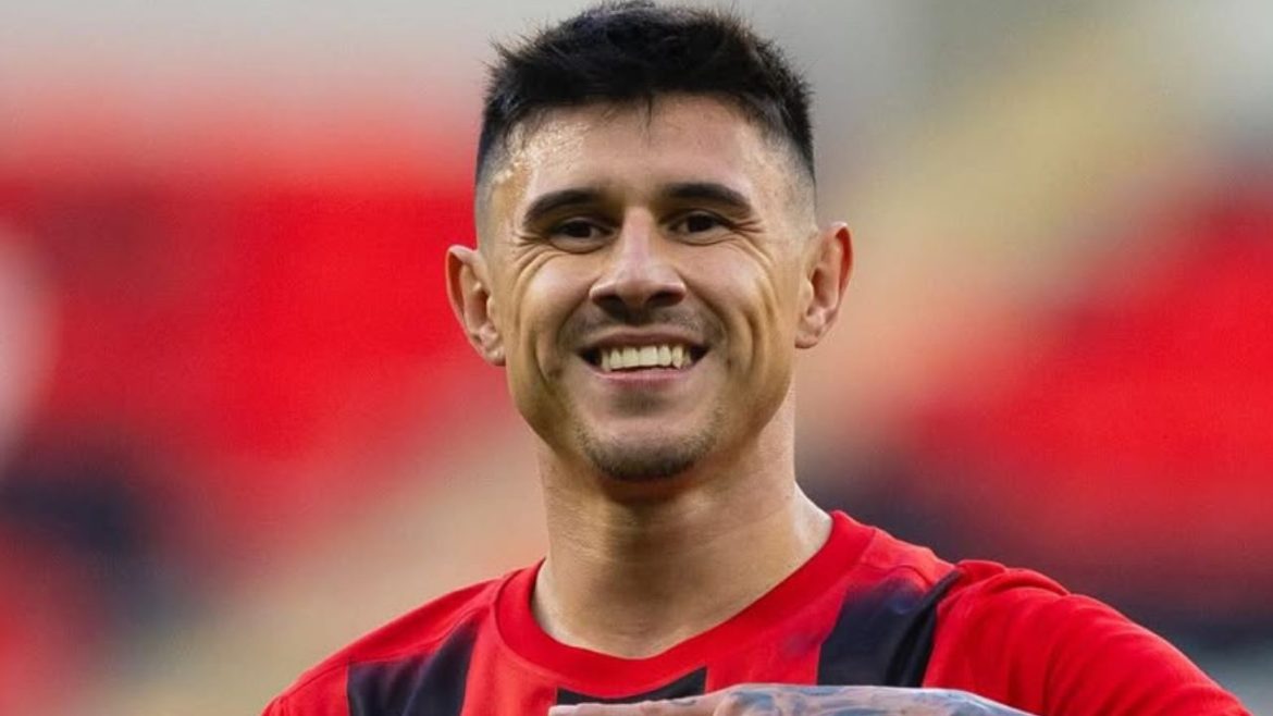 ex-alvo-do-athletico,-atacante-adam-bareiro-e-anunciado-pelo-fortaleza
