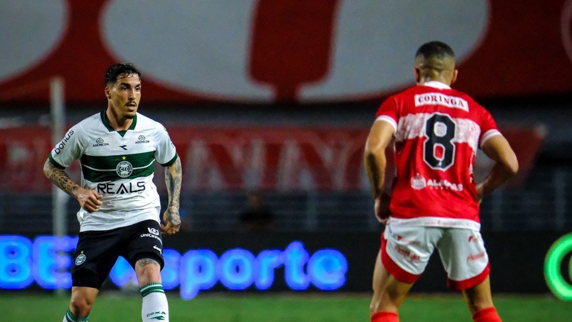 segue-o-lider:-coritiba-bate-o-crb-e-segue-na-ponta-da-serie-b