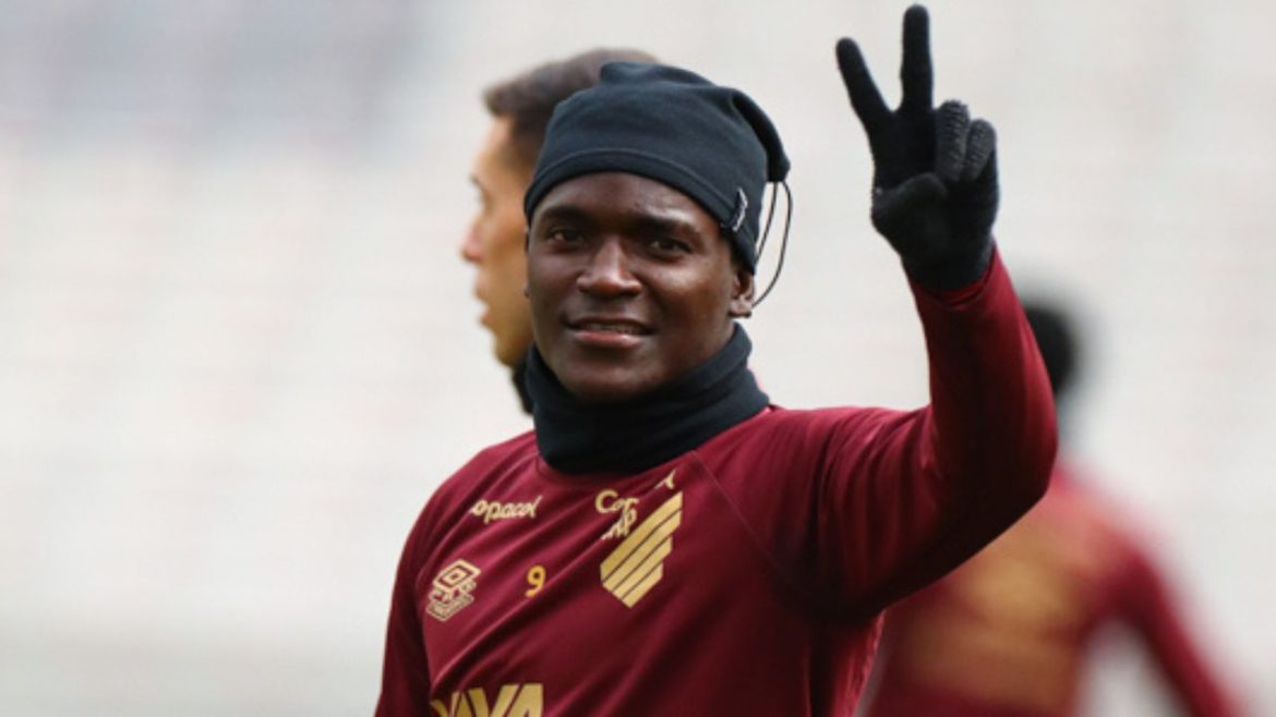 contratacao-mais-cara-da-historia-do-athletico-pode-fazer-estreia-na-serie-b