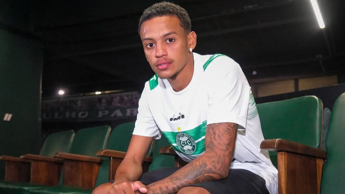 coritiba-busca-destino-para-atacante-envolvido-em-polemica