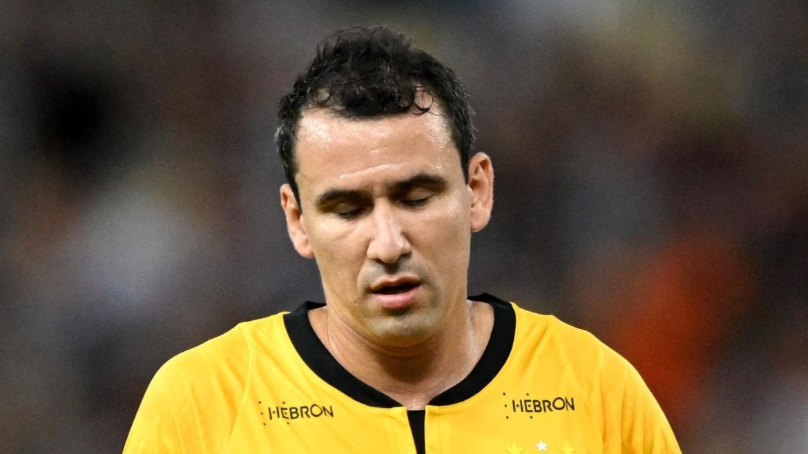 atacante-pablo-e-agredido-por-torcedor-do-sport-em-invasao-a-ct