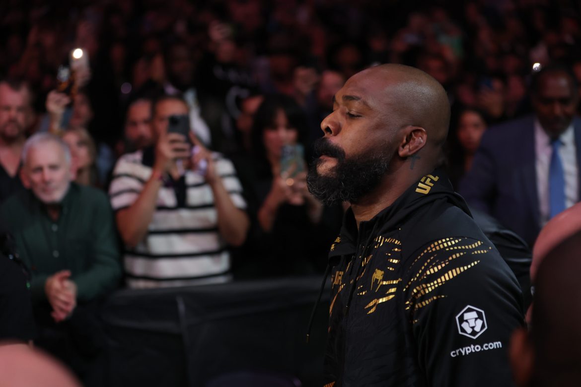 agora-vai?-aposentado,-jon-jones-se-anima-para-encarar-tom-aspinall-no-ufc
