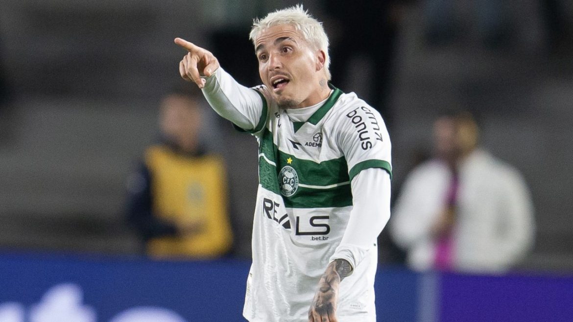 artilheiro-mantem-foco-do-coritiba-na-serie-b:-“nao-estamos-nem-perto”