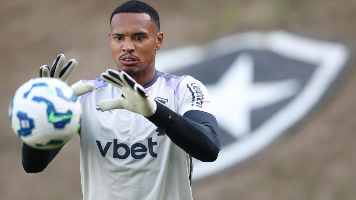 john-pede-e-botafogo-encaminha-venda-ao-west-ham;-veja-valores
