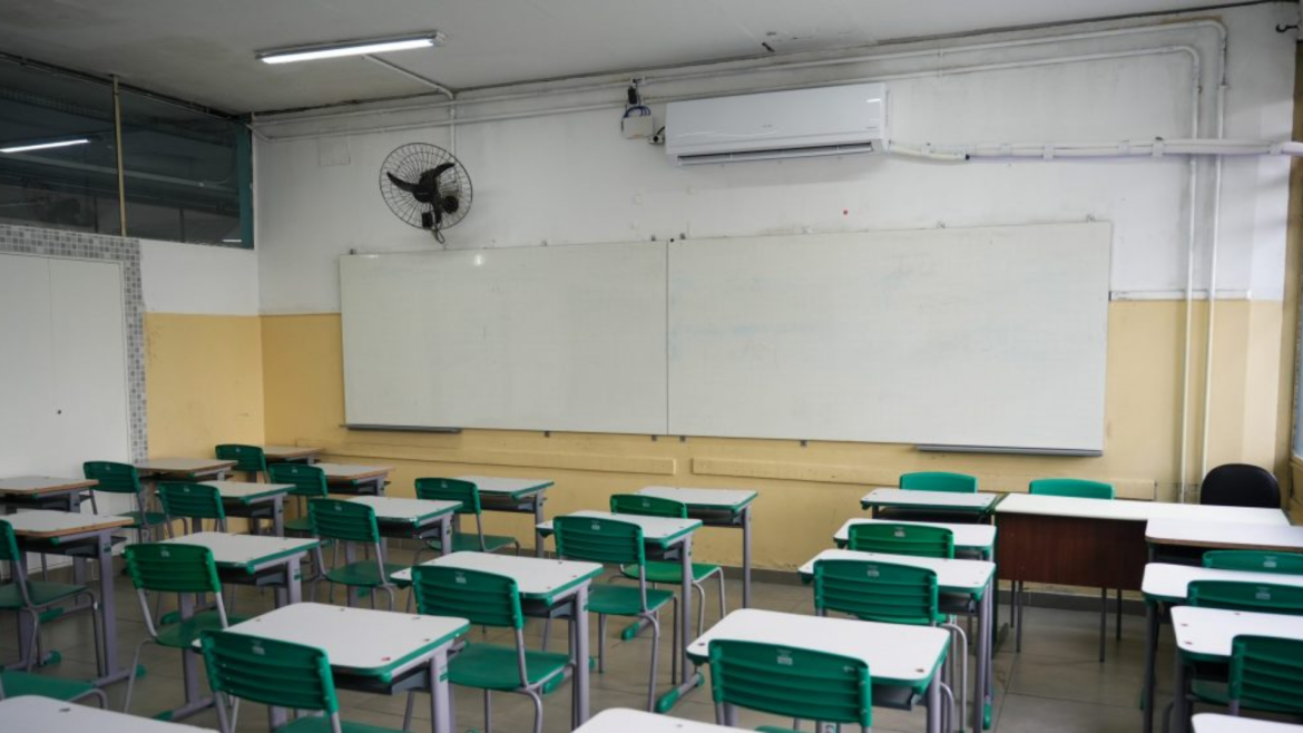 professor-agride-alunos-em-escola-do-parana-apos-desentendimento