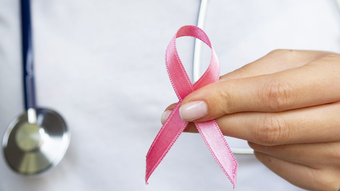pesquisadora-estuda-dna-das-brasileiras-para-compreender-cancer-de-mama