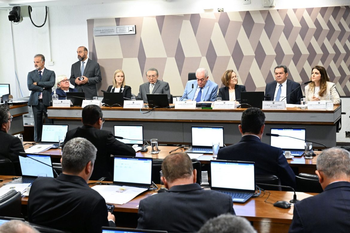ccj-do-senado-aprova-indicacoes-para-stm,-stj,-cnj-e-cnmp