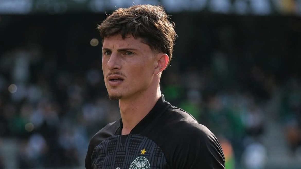 zagueiro-ex-benfica-supera-dificuldades-e-ganha-espaco-no-coritiba