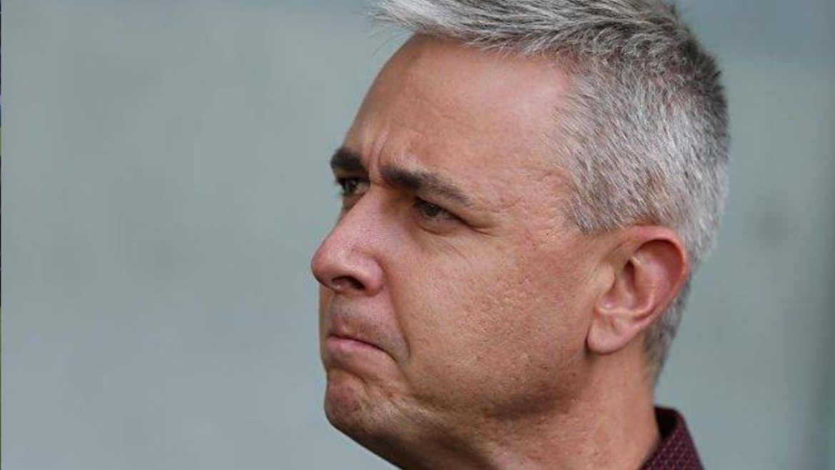 ex-tecnico-do-athletico-processa-o-botafogo-por-falta-de-pagamento