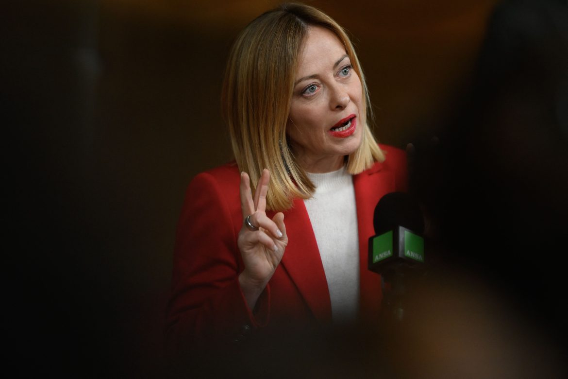 primeira-ministra-da-italia-tem-fotos-manipuladas-em-site-porno:-“enojada”