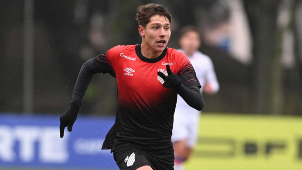 promessa-do-athletico-sofre-lesao-grave-as-vesperas-de-estreia-na-taca-fpf