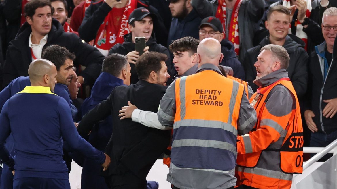 simeone-desabafa-apos-expulsao-contra-o-liverpool:-“xingado-por-90-minutos”