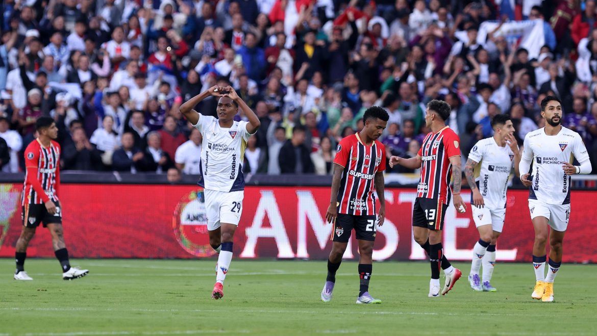 sao-paulo-sofre-com-altitude,-perde-para-ldu-e-se-complica-na-libertadores