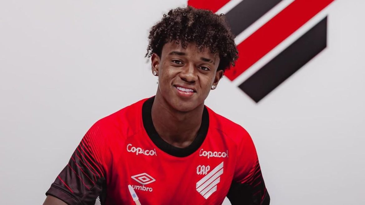 athletico-aumenta-multa-e-blinda-joia-da-base,-alvo-de-clubes