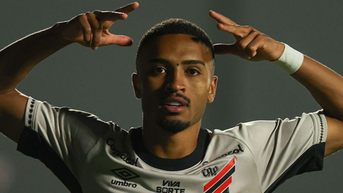 athletico-volta-a-marcar-gol-de-falta-apos-mais-de-um-ano;-relembre