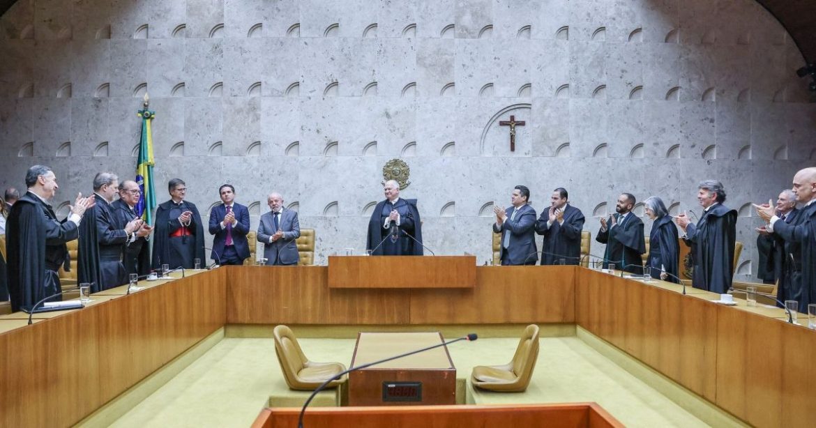posse-de-fachin-tem-gestos-de-amizade,-ausencia-de-sp-e-defesa-do-stf