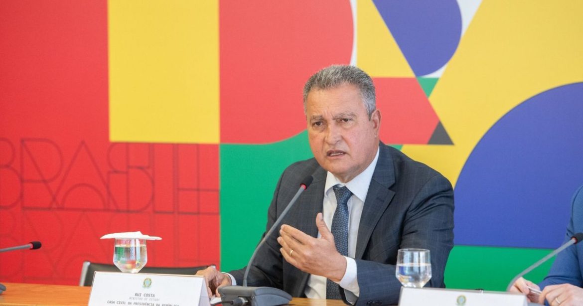 rui-costa-coloca-nome-a-disposicao-para-o-senado-e-embola-disputa-na-bahia