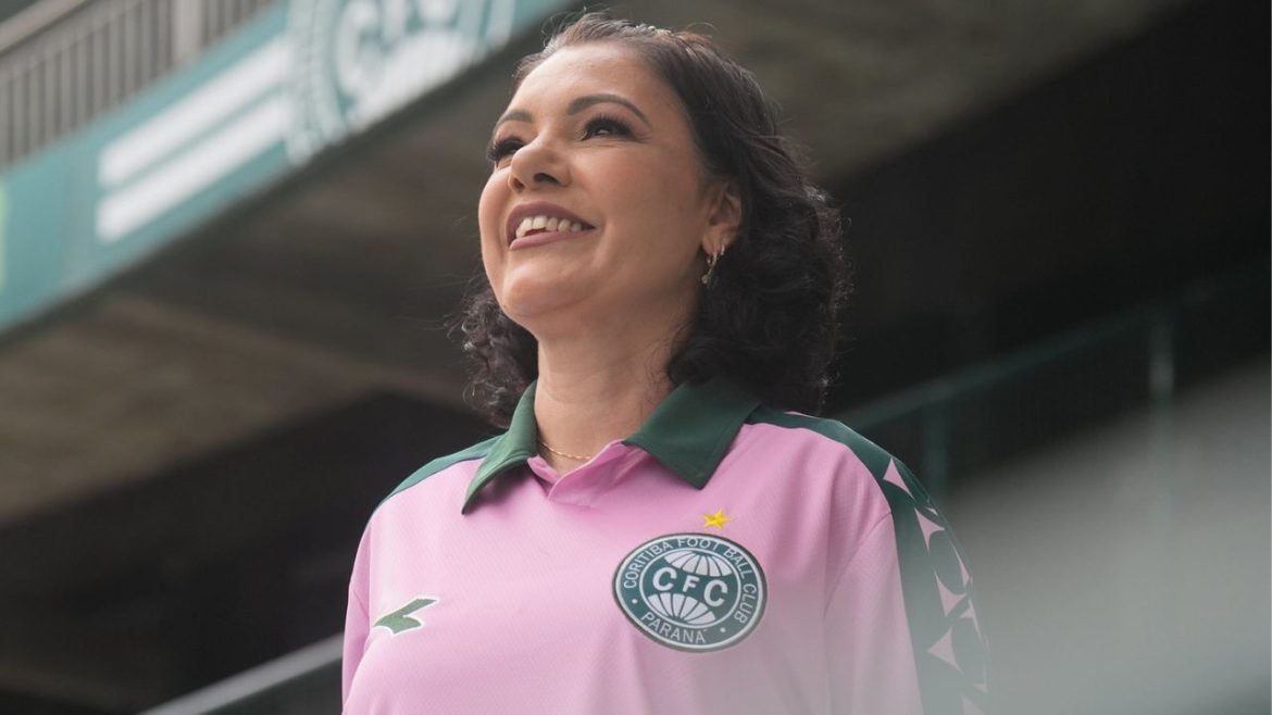 coritiba-lanca-camisa-do-outubro-rosa-com-relevo-no-escudo:-“seu-toque-muda-o-jogo”