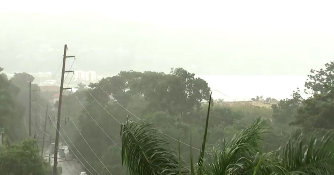 furacao-melissa-se-aproxima-da-jamaica-apos-se-tornar-fenomeno-raro