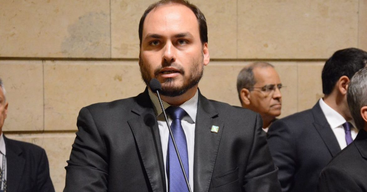 carlos-bolsonaro-anuncia-pre-candidatura-ao-senado-por-santa-catarina