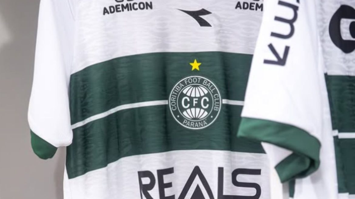 torcedor-tem-colecao-de-camisas-do-coritiba-furtada