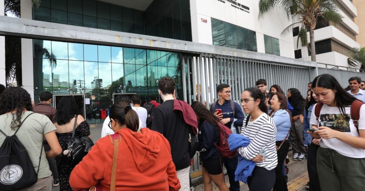 enem-2025:-portoes-sao-abertos-no-primeiro-dia-de-prova