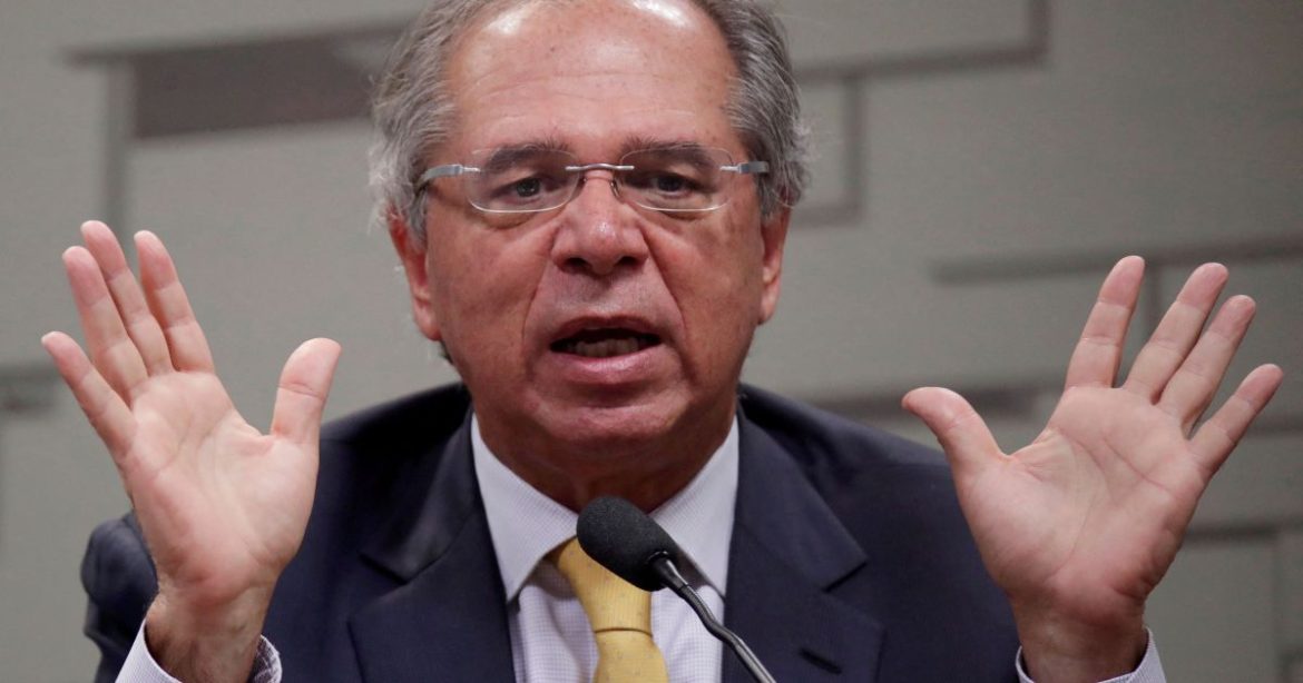 para-paulo-guedes,-tarifar-o-mundo-inteiro-foi-inabilidade-de-trump
