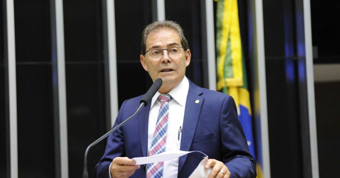 dosimetria-reduz-pena-de-bolsonaro-a-debora-do-batom,-diz-relator-do-pl