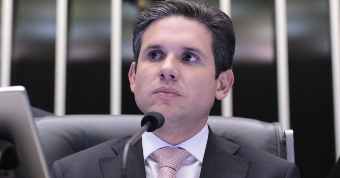 “blocao”-de-hugo-motta-salvou-glauber-braga-e-carla-zambelli
