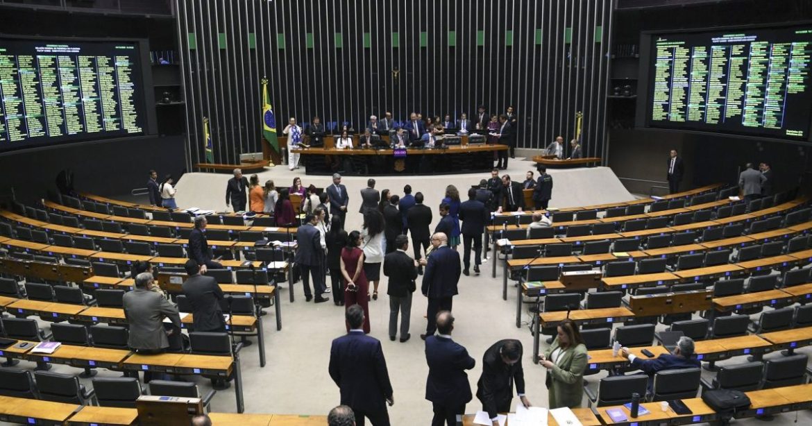 camara-adia-analise-do-pl-antifaccao-e-pec-da-seguranca-para-2026
