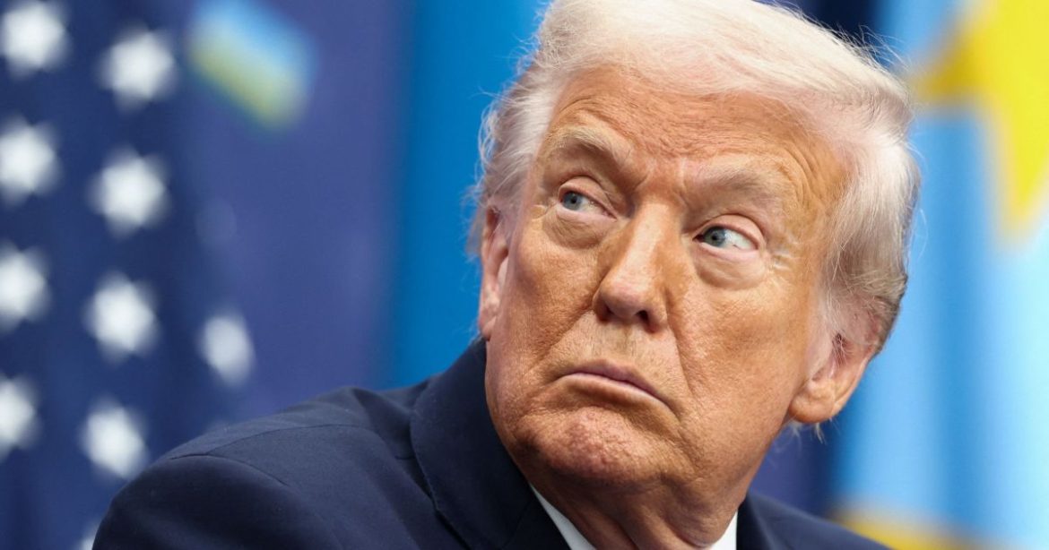 trump-diz-que-nao-deixara-ninguem-atravessar-bloqueio-a-venezuela