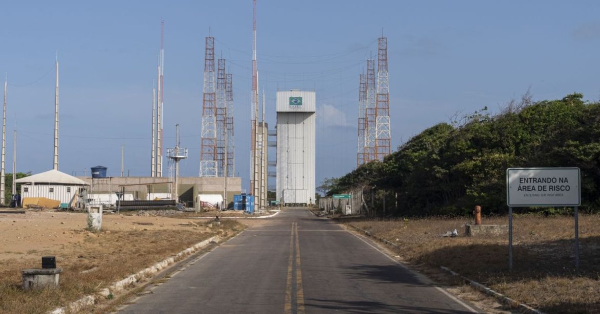 relembre-historico-de-acidentes-em-alcantara;-base-existe-desde-1983