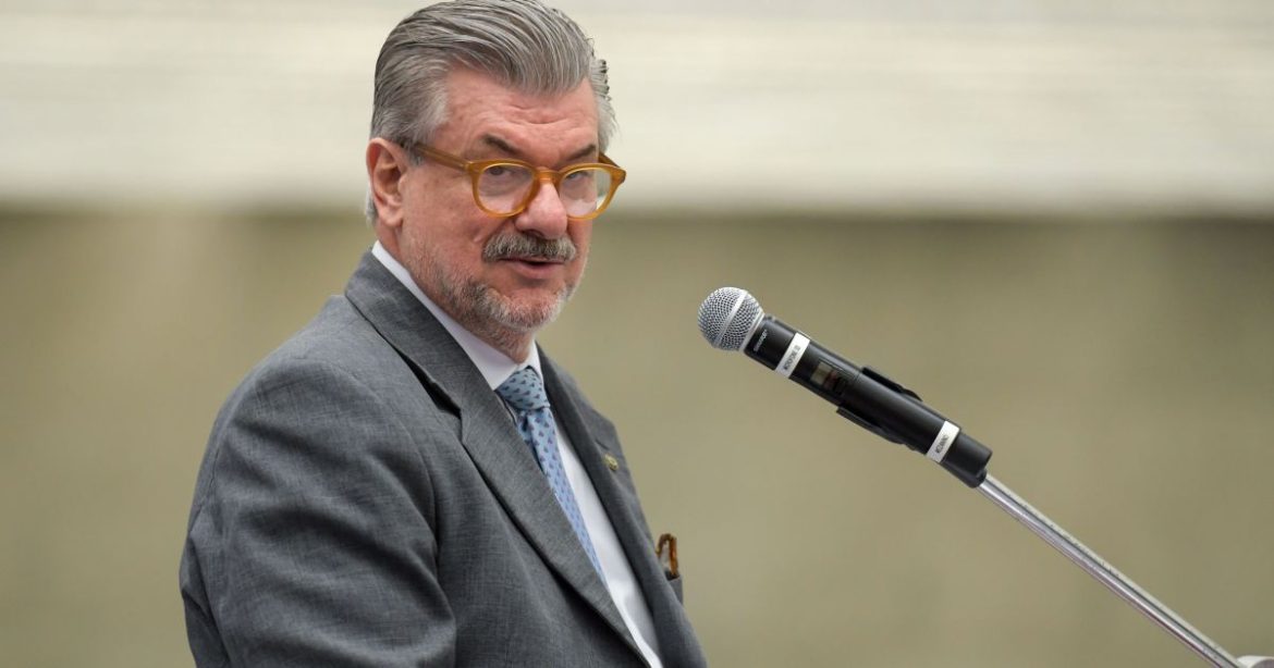ministro-critica-decisao-do-stj-sobre-afastamento-por-importunacao-sexual