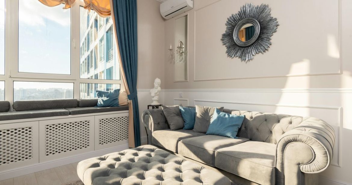 parede-atras-do-sofa:-5-ideias-criativas-para-decorar-e-valorizar-a-sala