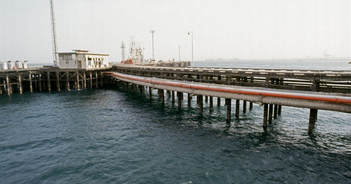 refinaria-de-petroleo-do-kuwait-e-atingida-por-drone,-diz-midia-estatal
