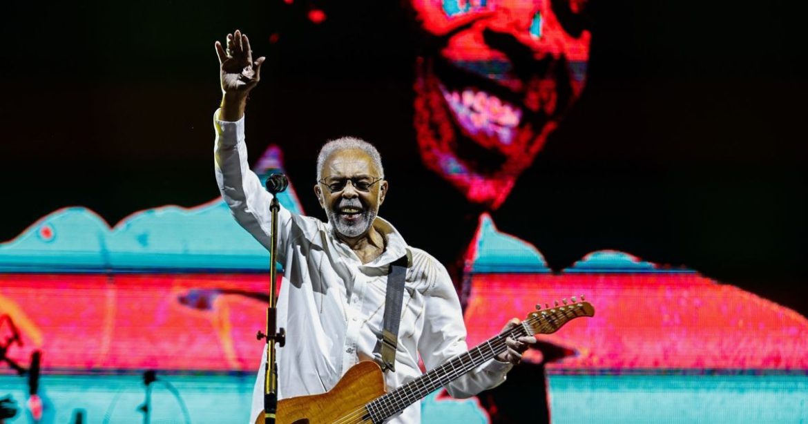 gilberto-gil-encerra-turne-de-despedida-“tempo-rei”-em-sao-paulo;-confira