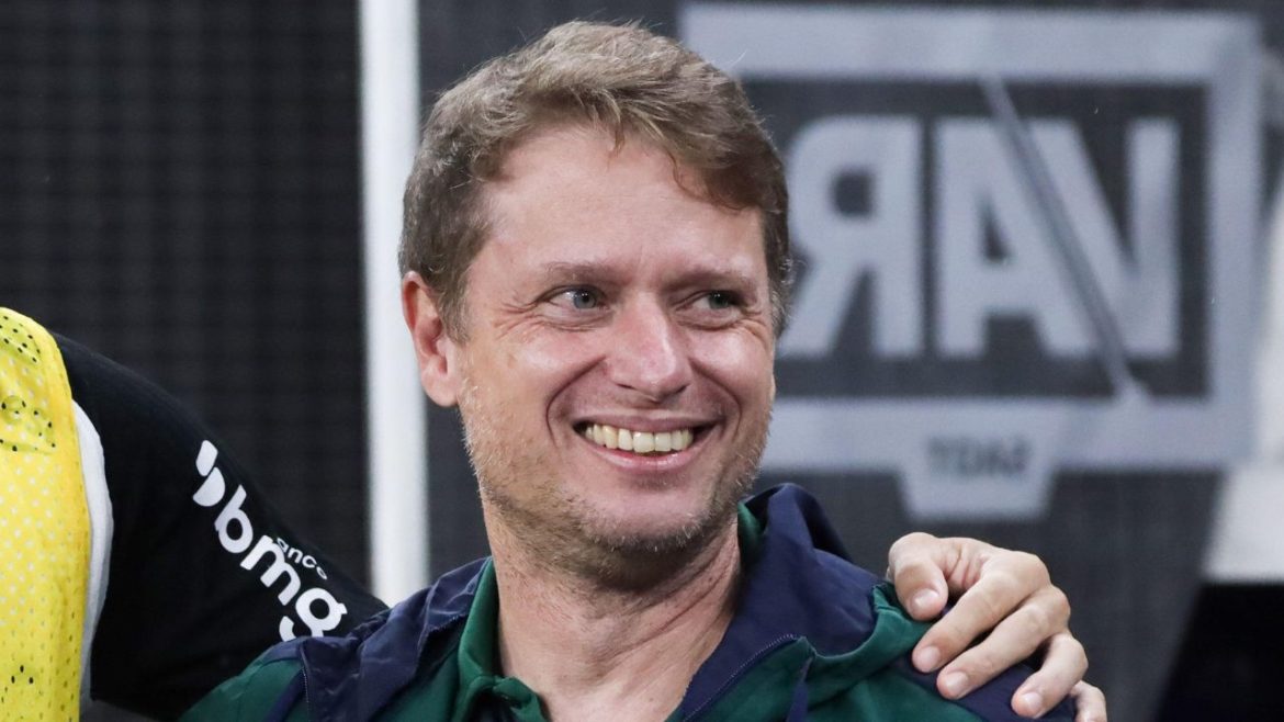 seabra-alerta-apos-empate,-mas-ve-evolucao-no-coritiba