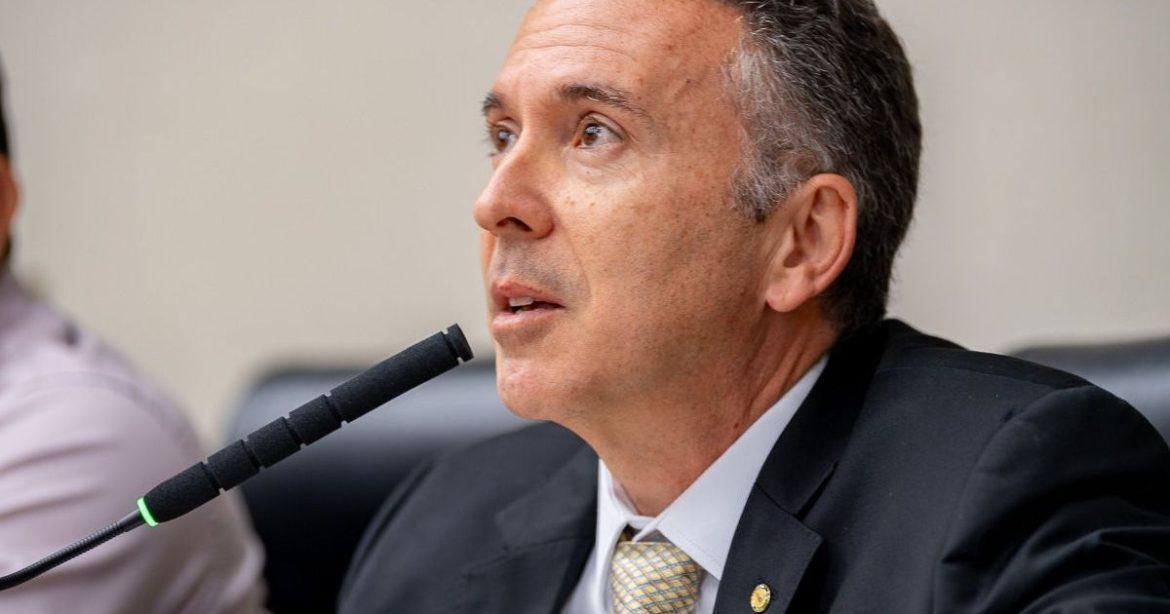 procurador-geral-do-df-pede-demissao-em-meio-a-tentativa-de-socorro-do-brb